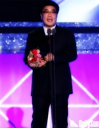 박재범 코리아아워즈작가상수상.JPG