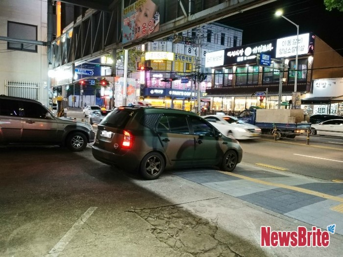 단독]유사 군용차량 단속 시급.. 범죄 악용 우려 군용차량으로 오해 인근 군부대 민원 발생 < 연예.스포츠 < 기사본문 - 뉴스브라이트