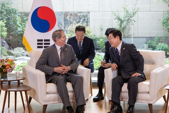 이재명 대통령이 스콧 베선트 미국 재무장관과 면담하고 있다. 사진=대통령실