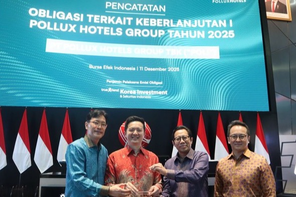 왼쪽부터) 남경훈 한국투자증권 인도네시아 법인장, 니코 푸르노모 포 폴룩스 프로퍼르티 인도네시아 설립자, 아이 그데 뇨만 예트나 인도네시아 증권거래소 상장 담당 이사, 윌리엄 포 폴룩스 프로퍼르티 인도네시아 설립자가 기념촬영하고 있다.
